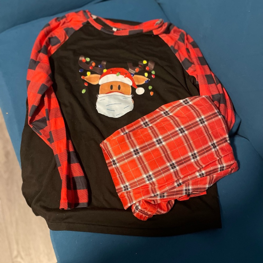 Pajamas Set - Picture 1 of 4